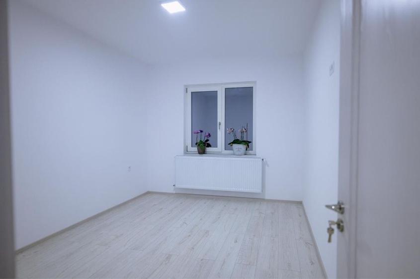 Casă cu 4 camere cu Teren 300 Mp în Micro 3