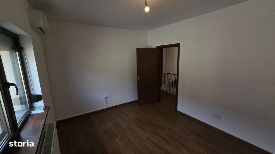Casă cu 4 camere cu Teren 162 Mp în Central