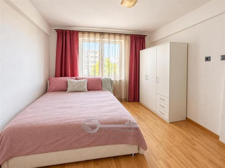 Apartament cu 2 camere semidecomandat în Podu Roș