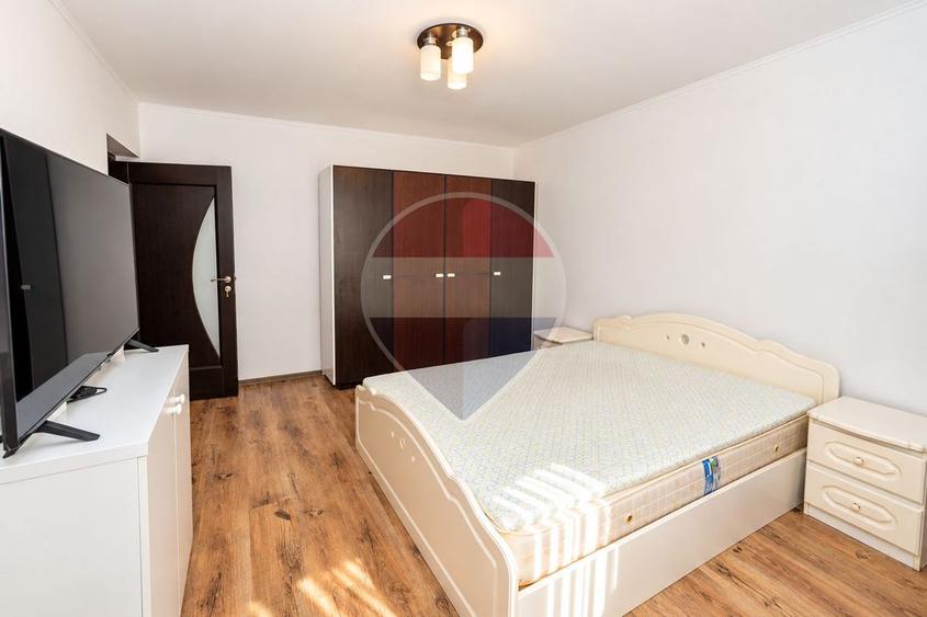 Apartament cu 2 camere decomandat, mobilat în Est
