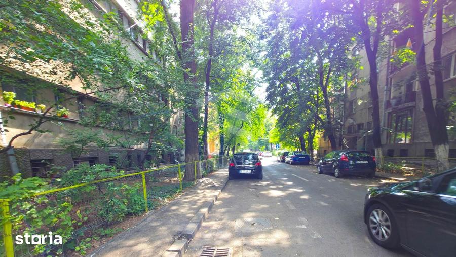 Apartament cu 3 camere decomandat în Ferentari