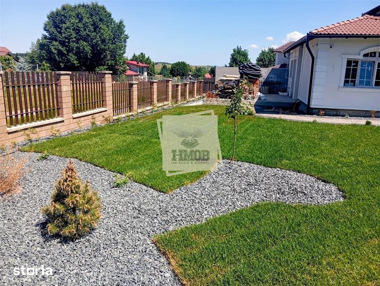 Casă cu 5 camere cu Teren 800 Mp în Sadu
