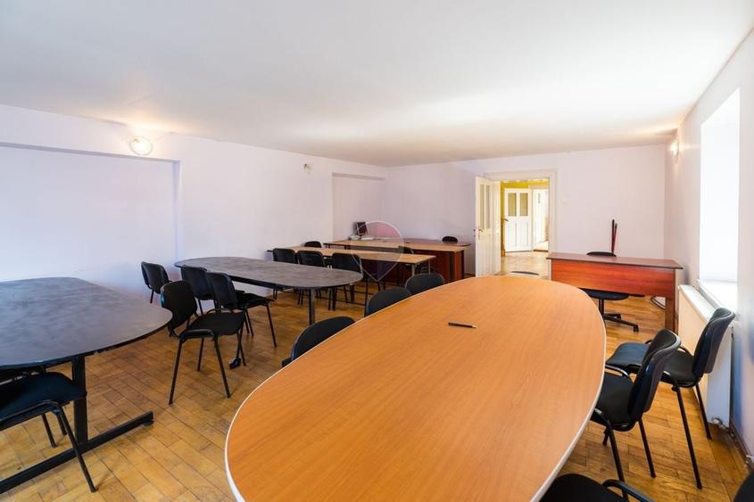 Apartament cu 8 camere în Blumăna