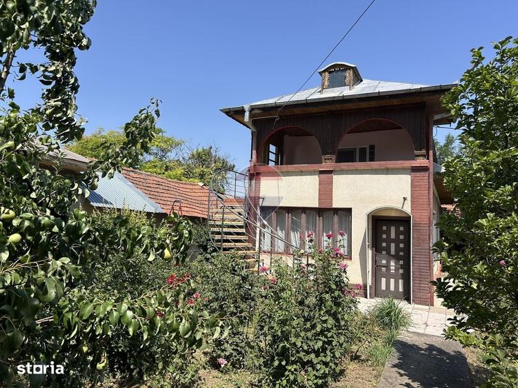 Casă cu 4 camere în Cunești