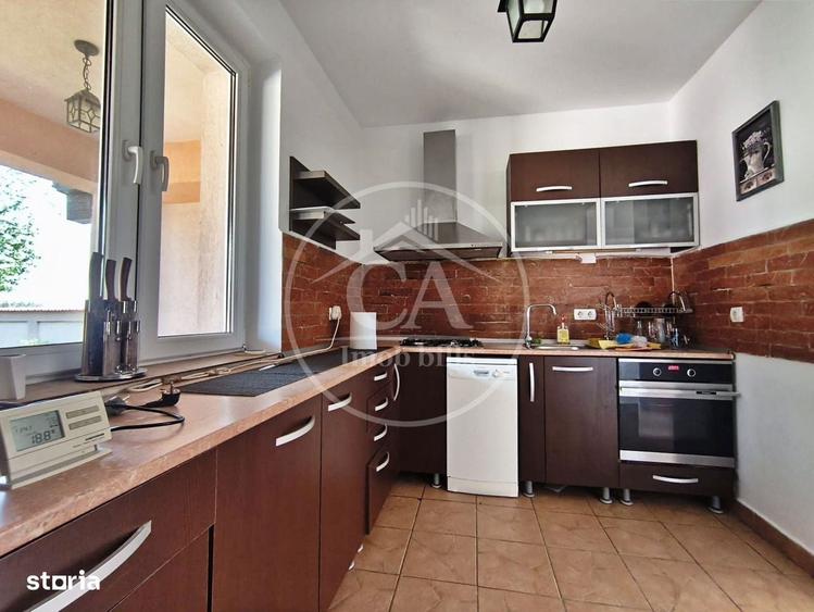 Casă cu 4 camere decomandat în Sântandrei