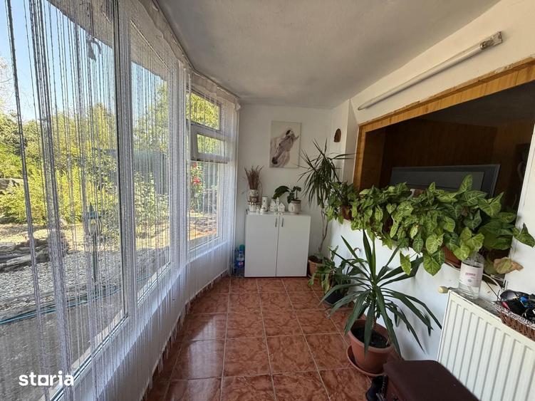Casă cu 5 camere cu Teren 756 Mp în Brazi