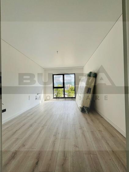 Apartament cu 4 camere semidecomandat, mobilat în Zorilor