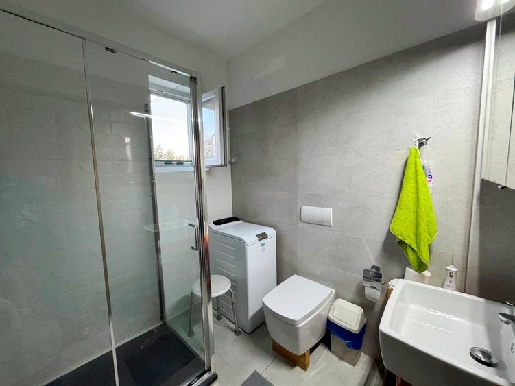 Apartament cu 2 camere decomandat în Sisești