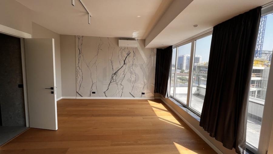 Penthouse cu 3 camere decomandat în Barbu Văcărescu