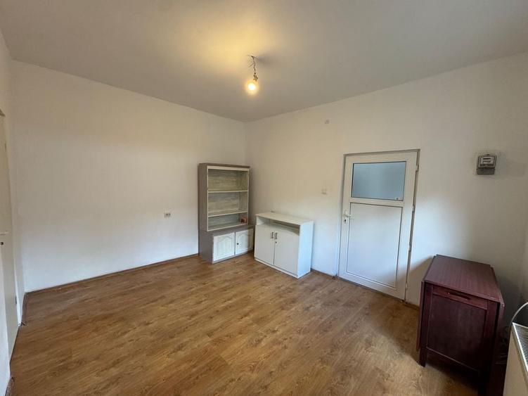 Casă cu 2 camere cu Teren 40 Mp în Central