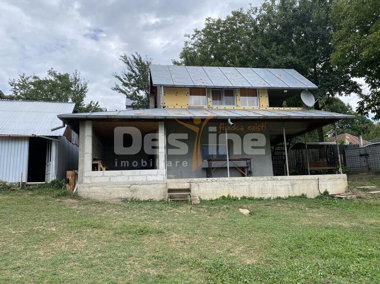 Casă individuală cu 3 camere cu Canalizare în Socea