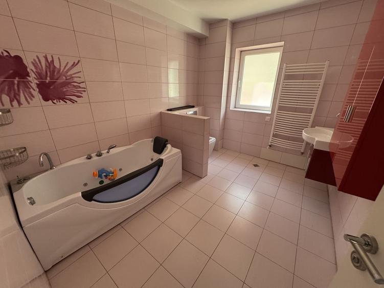 Duplex cu 5 camere cu Canalizare în Mogoșoaia