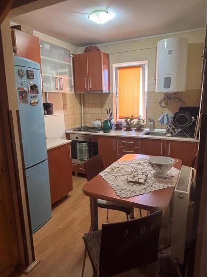 Apartament cu 3 camere decomandat în Sângeorgiu de Mureș