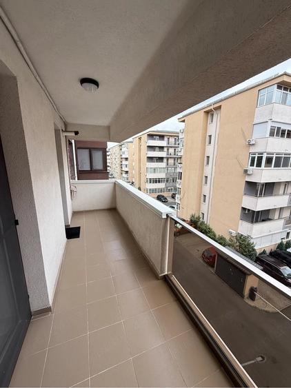 Apartament cu 2 camere decomandat în Exterior Vest