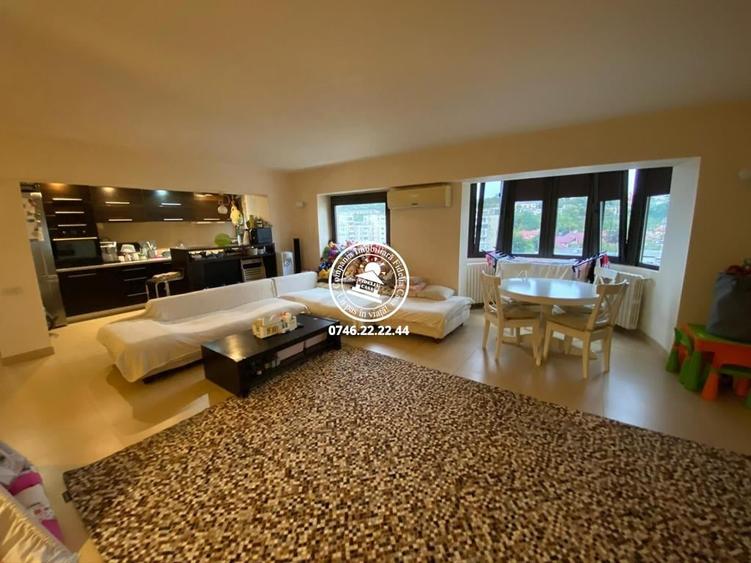 Apartament cu 4 camere decomandat în Gară