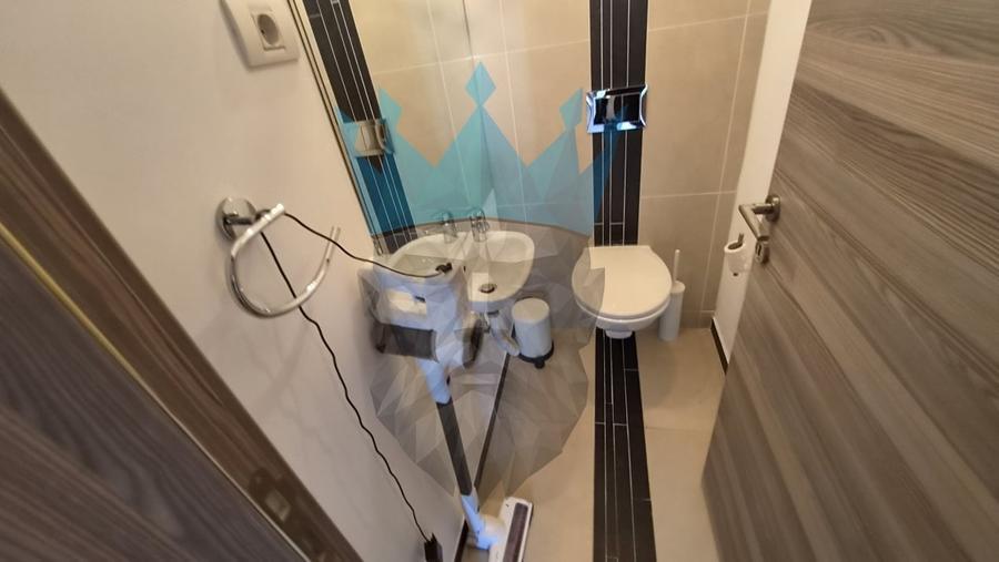 Apartament cu 2 camere decomandat, mobilat în P-ța Victoriei