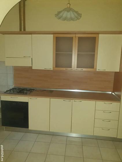 Casă cu 5 camere în Central