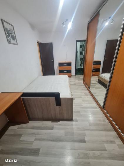 Apartament cu 3 camere semidecomandat în Militari