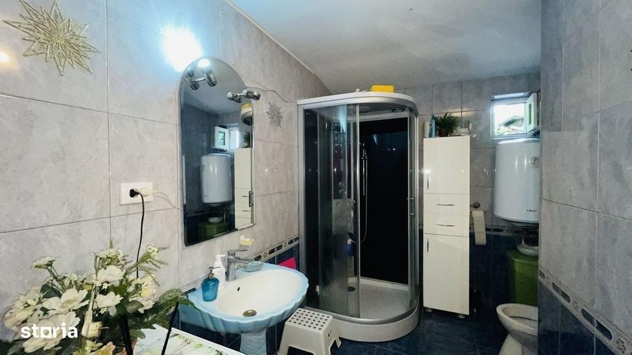Casă cu 4 camere cu Teren 180 Mp în Dămăroaia