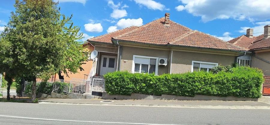 Casă cu 4 camere cu Teren 270 Mp în Central