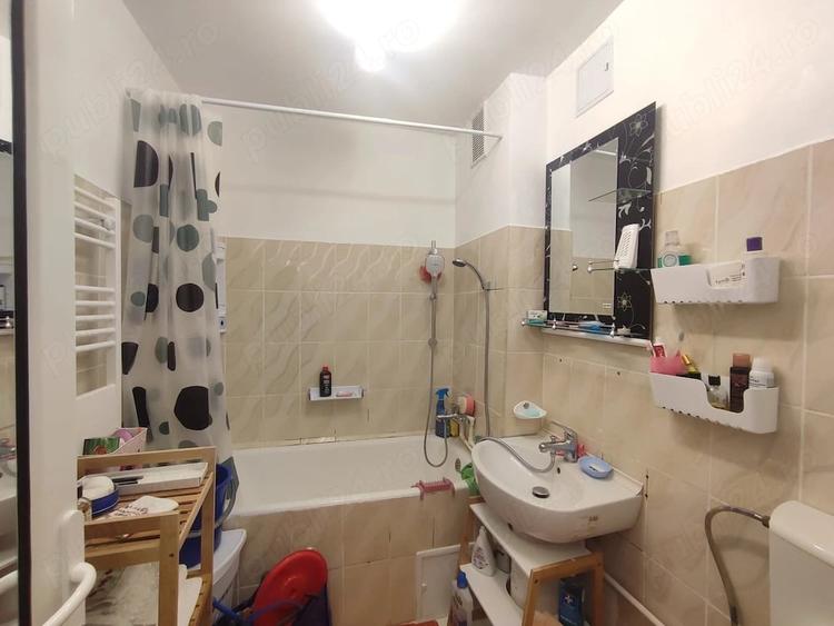 Apartament cu 2 camere semidecomandat în Micro 16