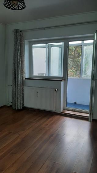 Apartament cu 3 camere decomandat în Dristor
