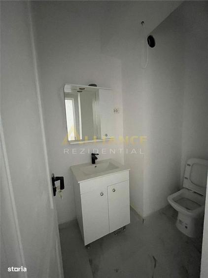 Apartament cu 3 camere decomandat în Metalurgiei
