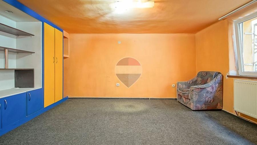 Apartament cu 2 camere semidecomandat în Centrul Civic