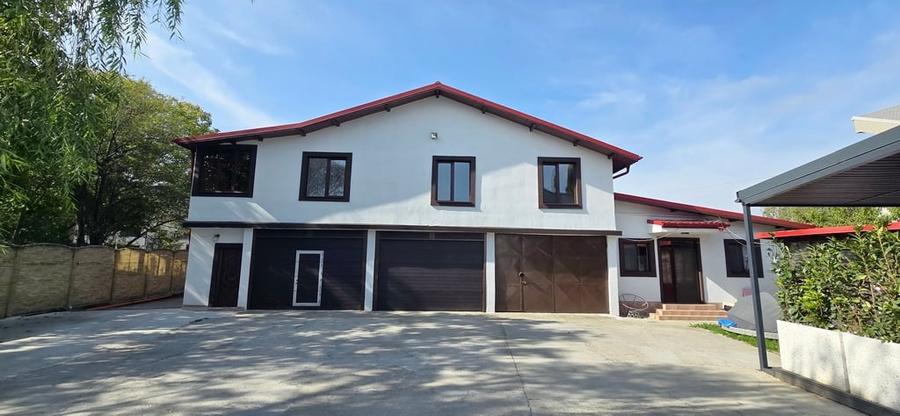 Apartament cu 4 camere decomandat în Băneasa