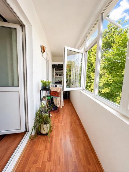 Apartament cu 4 camere decomandat în Central