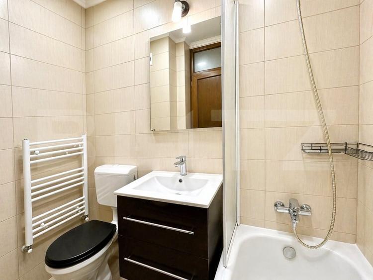 Apartament cu 5 camere decomandat, mobilat în Cetate