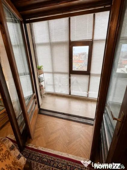Apartament cu 3 camere decomandat în Victoriei