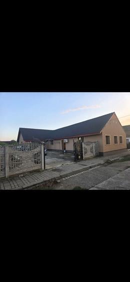 Casă cu 3 camere în Central