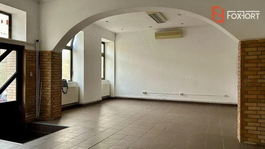 Apartament cu 3 camere semidecomandat în Gării