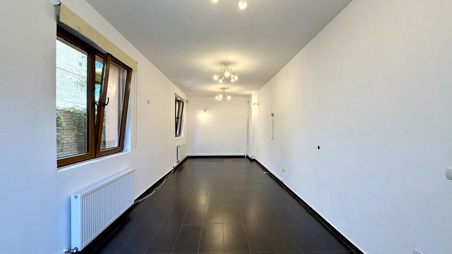 Casă individuală cu 6 camere cu Canalizare în Complex Studențesc