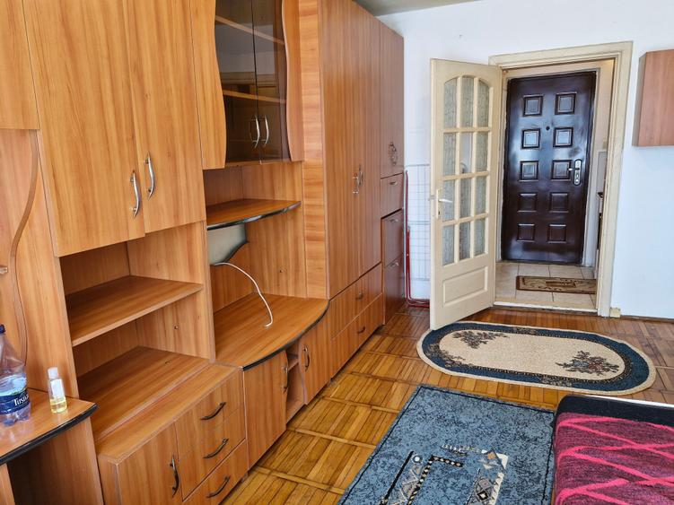 Garsonieră decomandată în Buziașului