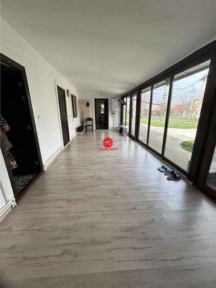 Casă cu 4 camere cu Teren 555 Mp în Eforie
