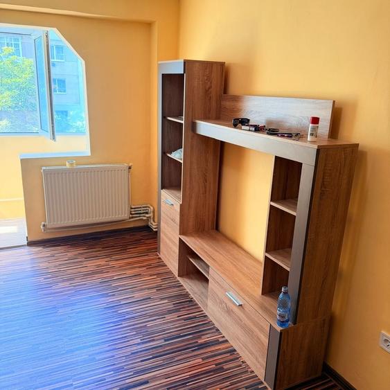 Apartament cu 2 camere decomandat în Viziru 3