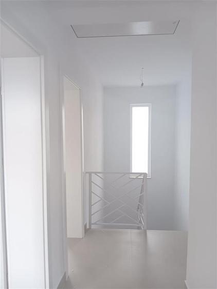 Casă individuală cu 4 camere cu Canalizare în Valea Lupului