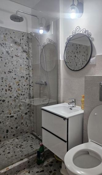 Apartament cu 2 camere decomandat în Pajura