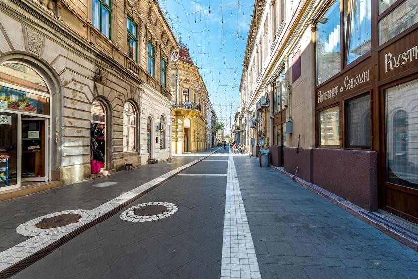 Apartament cu 2 camere semidecomandat în Central