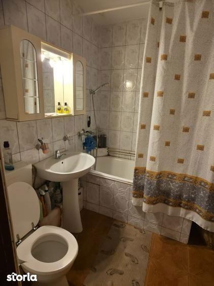 Apartament cu 4 camere decomandat, mobilat în Rahova