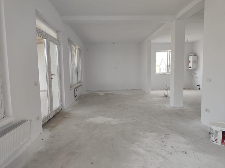 Casă individuală cu 3 camere cu Canalizare în Gulia