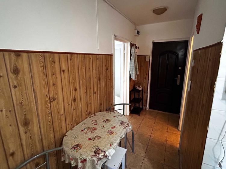 Garsonieră decomandată în Popoveni