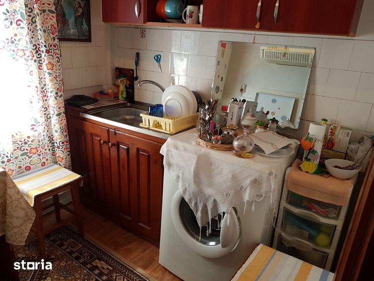 Apartament cu 3 camere semidecomandat în Central