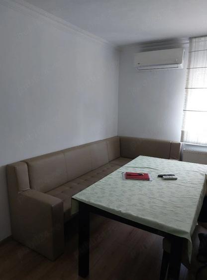 Apartament cu 3 camere decomandat în Nufărul