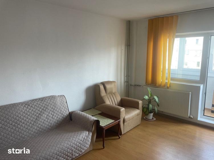 Apartament cu 3 camere decomandat, mobilat în Rahova