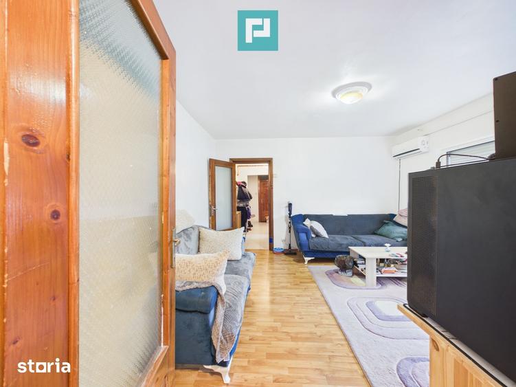 Apartament cu 3 camere semidecomandat în Micălaca