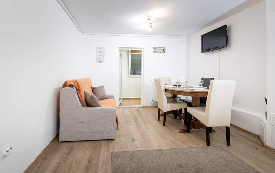 Casă cu 4 camere cu Teren 50 Mp în Central