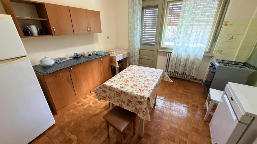 Apartament cu 3 camere în Sub Arini